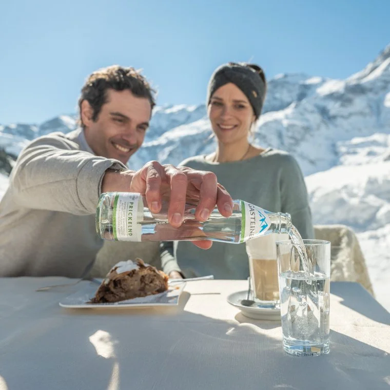 Gasteiner | Mineralwasser und Kaffee – ein perfektes Duo